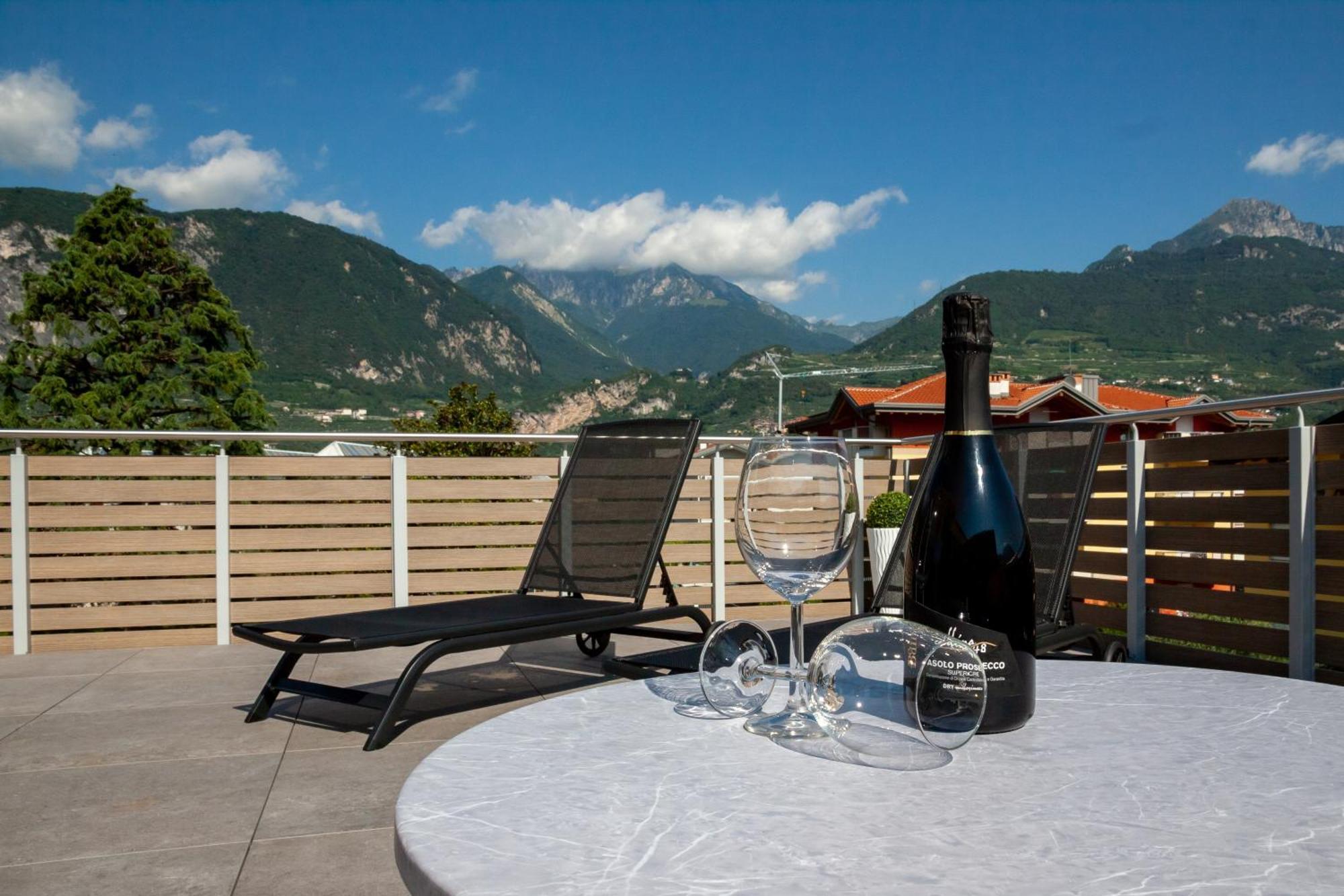 Le Terrazze Living Apartment Riva del Garda Exterior photo